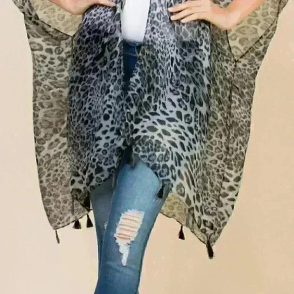 LEOPARD PRINT KIMONO - Picture 3 of 3